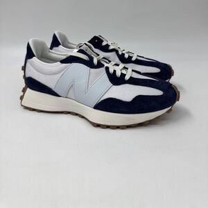 New Balance Navy and White Sneakers size 6.5
